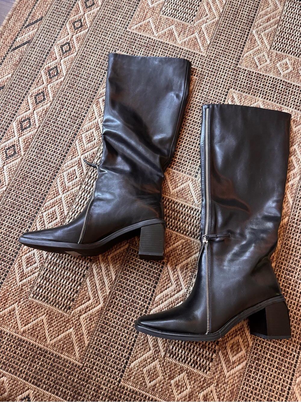 TORGEIS Black Shylah Tall Square Toe Zippered Boots Size 8 - Picture 5 of 11